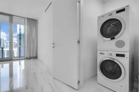300 Biscayne Boulevard Way Miami FL 33131