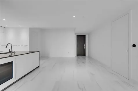 300 Biscayne Boulevard Way Miami FL 33131