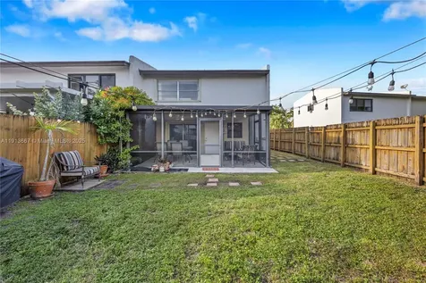 6949 SW 109th Place Miami FL 33173