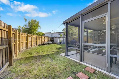 6949 SW 109th Place Miami FL 33173