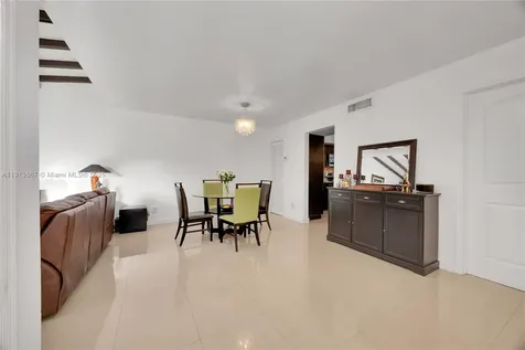 6949 SW 109th Place Miami FL 33173