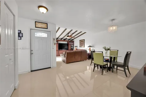 6949 SW 109th Place Miami FL 33173