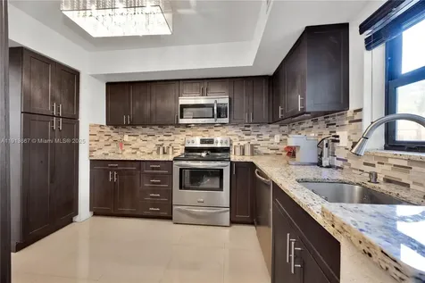6949 SW 109th Place Miami FL 33173