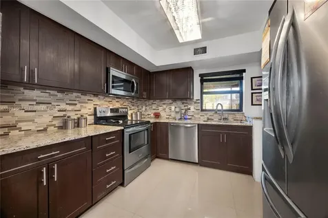 6949 SW 109th Place Miami FL 33173