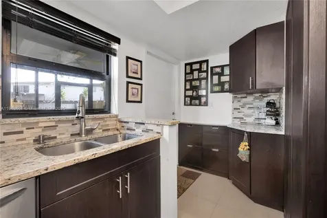 6949 SW 109th Place Miami FL 33173