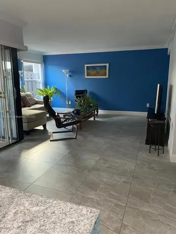 10454 NW 5th Terrace Miami FL 33172