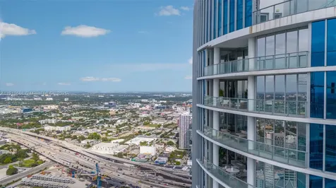 851 NE 1st Avenue Miami FL 33132