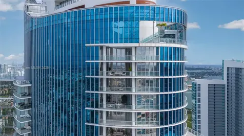851 NE 1st Avenue Miami FL 33132