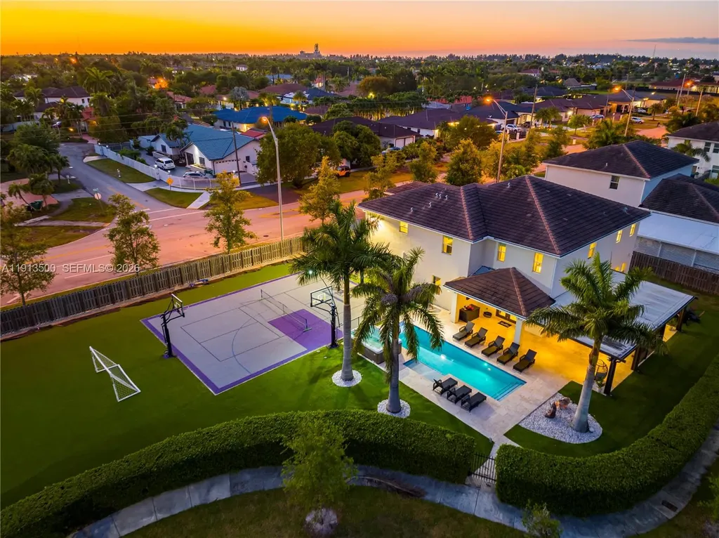 11 NW 122nd Avenue Miami FL 33182