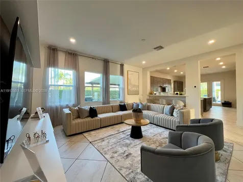 11 NW 122nd Avenue Miami FL 33182