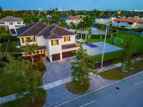 11 NW 122nd Avenue Miami FL 33182