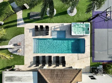 11 NW 122nd Avenue Miami FL 33182