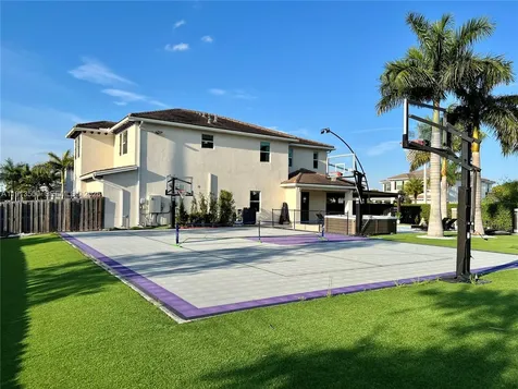 11 NW 122nd Avenue Miami FL 33182