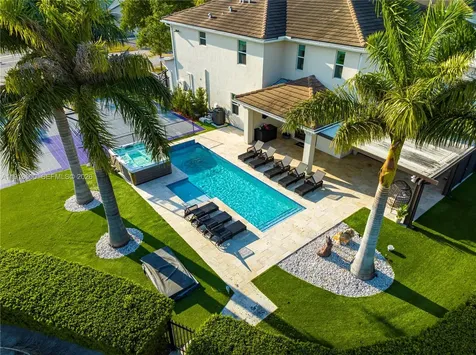 11 NW 122nd Avenue Miami FL 33182