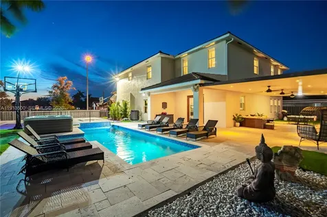 11 NW 122nd Avenue Miami FL 33182