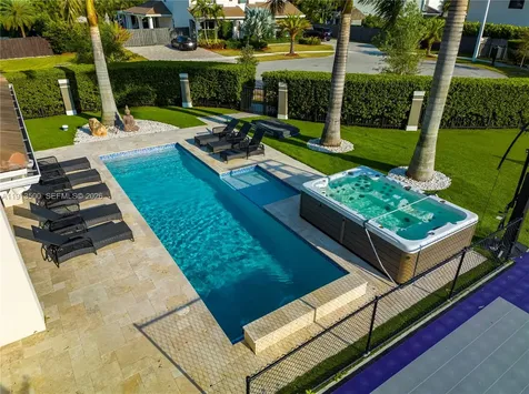 11 NW 122nd Avenue Miami FL 33182