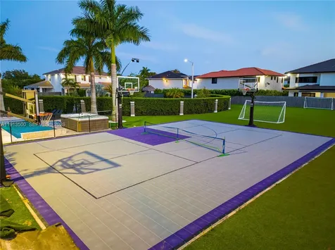 11 NW 122nd Avenue Miami FL 33182