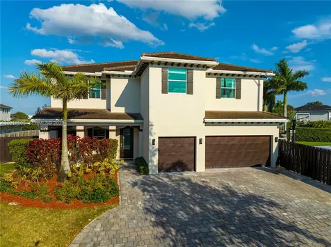 11 NW 122nd Avenue Miami FL 33182