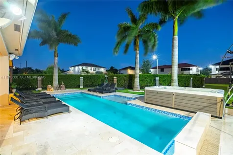 11 NW 122nd Avenue Miami FL 33182