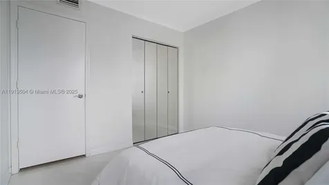 1621 Bay Road Miami Beach FL 33139