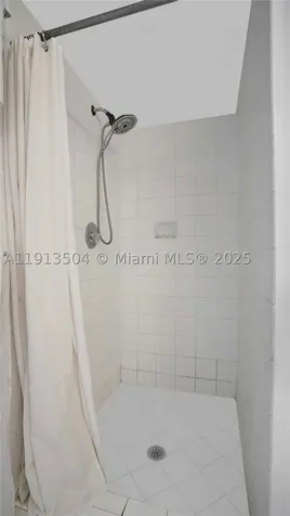 1621 Bay Road Miami Beach FL 33139