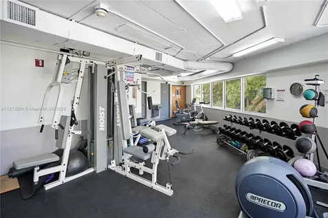 1621 Bay Road Miami Beach FL 33139