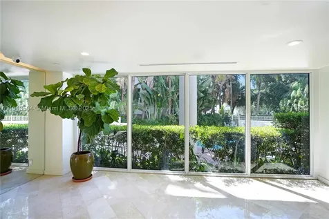 1621 Bay Road Miami Beach FL 33139
