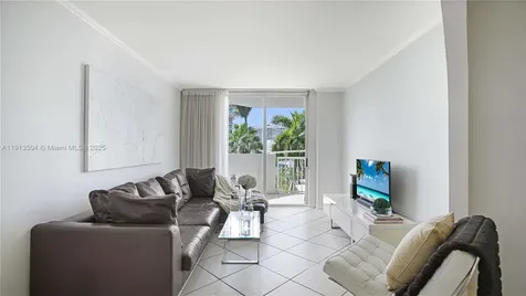1621 Bay Road Miami Beach FL 33139
