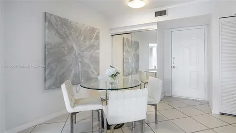 1621 Bay Road Miami Beach FL 33139