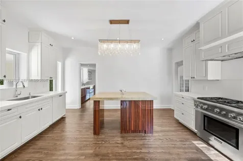 5800 La Gorce Drive Miami Beach FL 33140