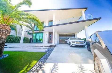 7520 W Treasure Drive North Bay Village FL 33141