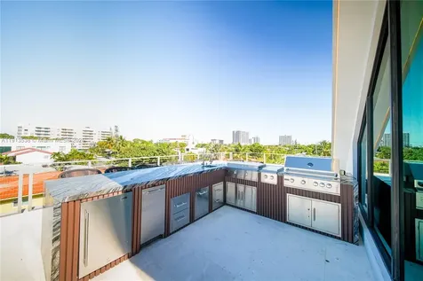 7520 W Treasure Drive North Bay Village FL 33141