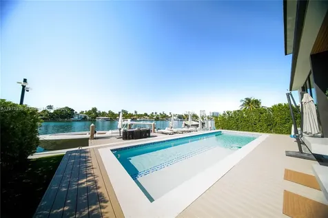 7520 W Treasure Drive North Bay Village FL 33141
