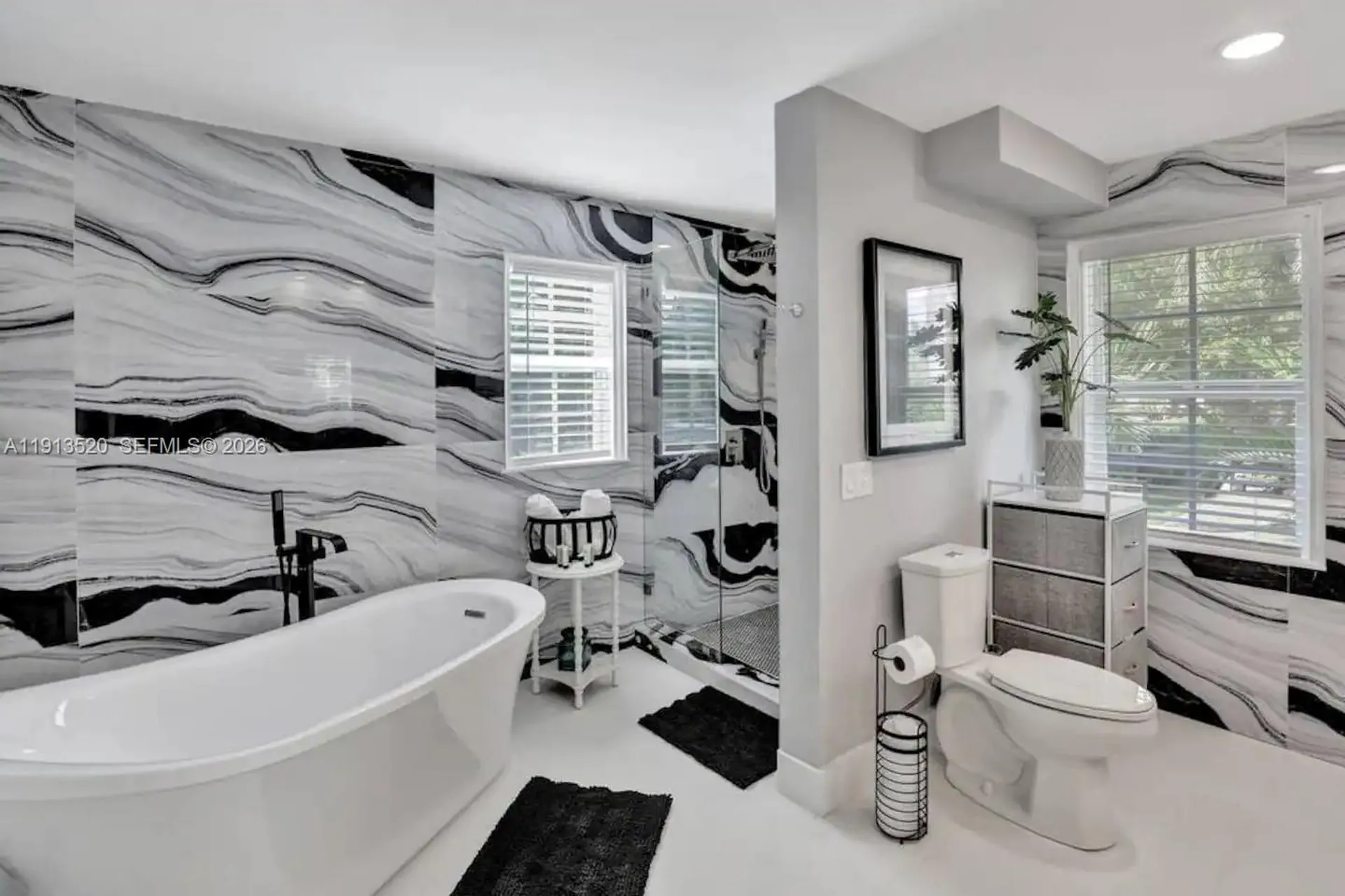 1025 N Southlake Drive Hollywood FL 33019