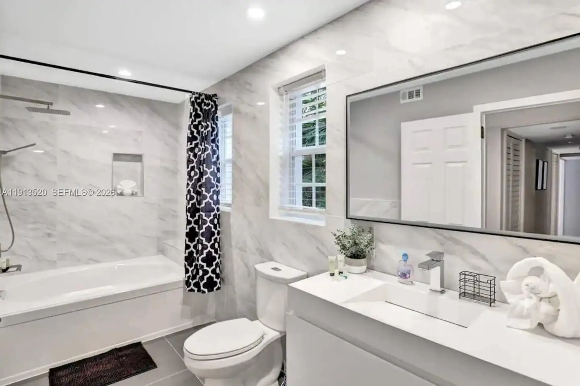 1025 N Southlake Drive Hollywood FL 33019