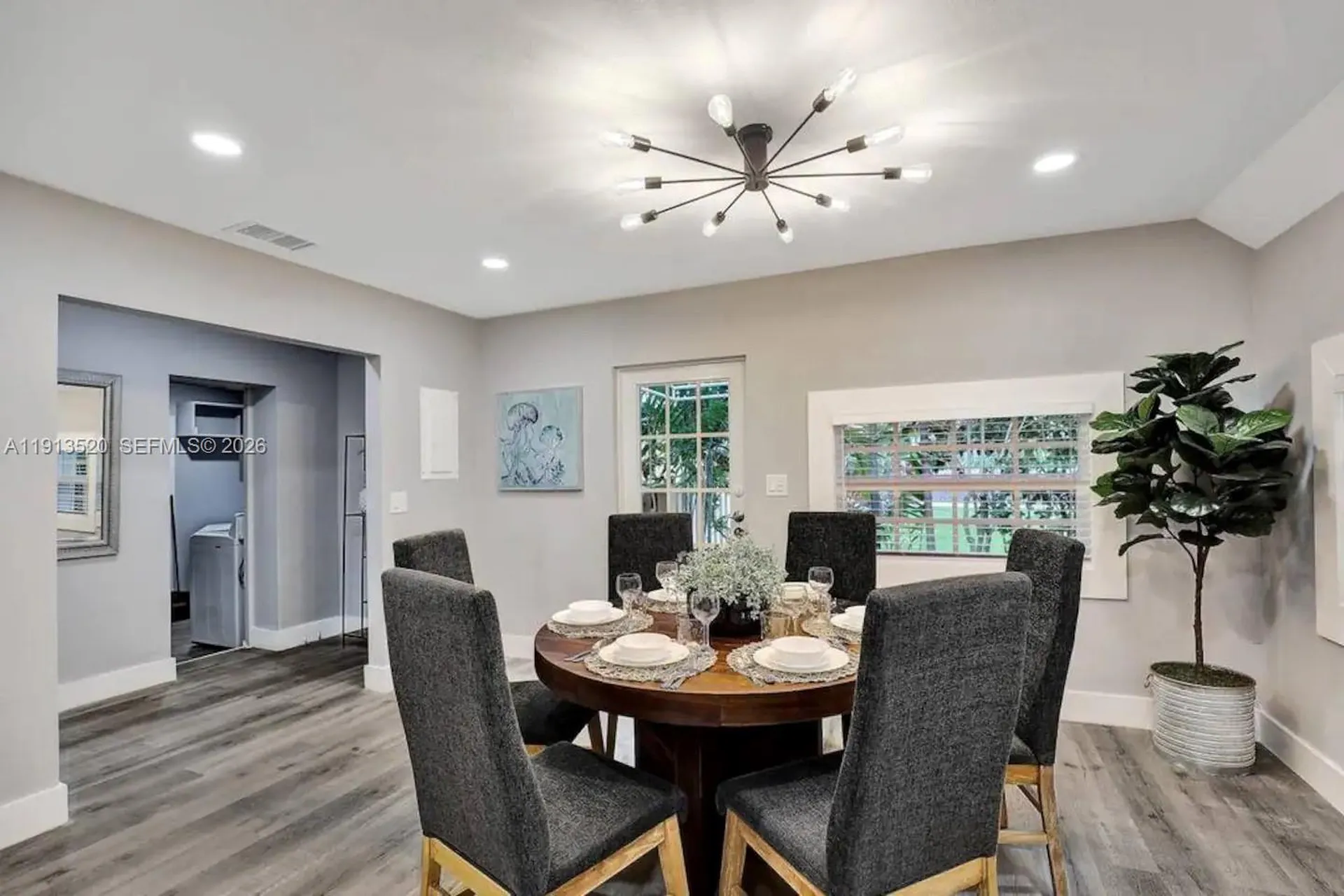1025 N Southlake Drive Hollywood FL 33019