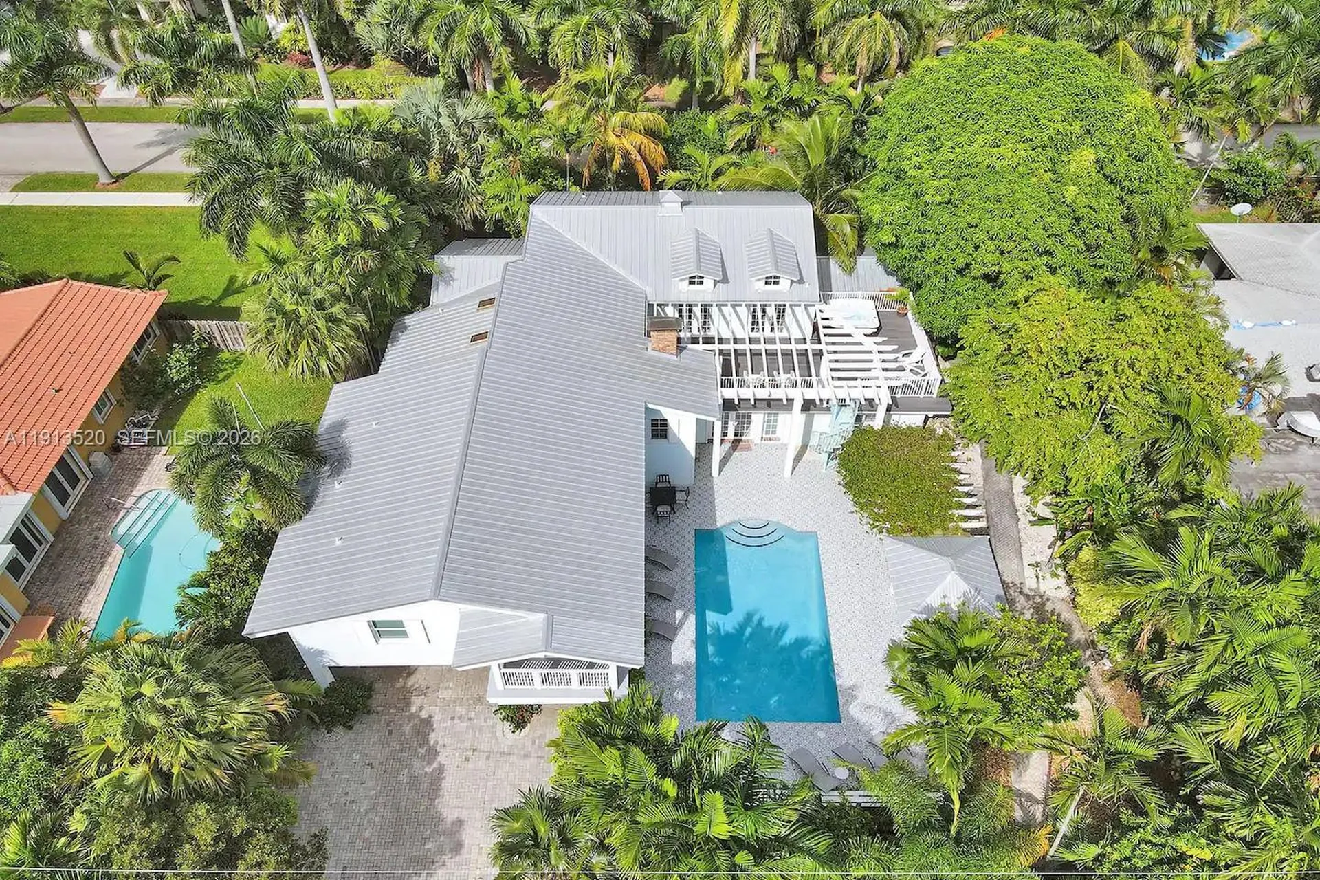 1025 N Southlake Drive Hollywood FL 33019
