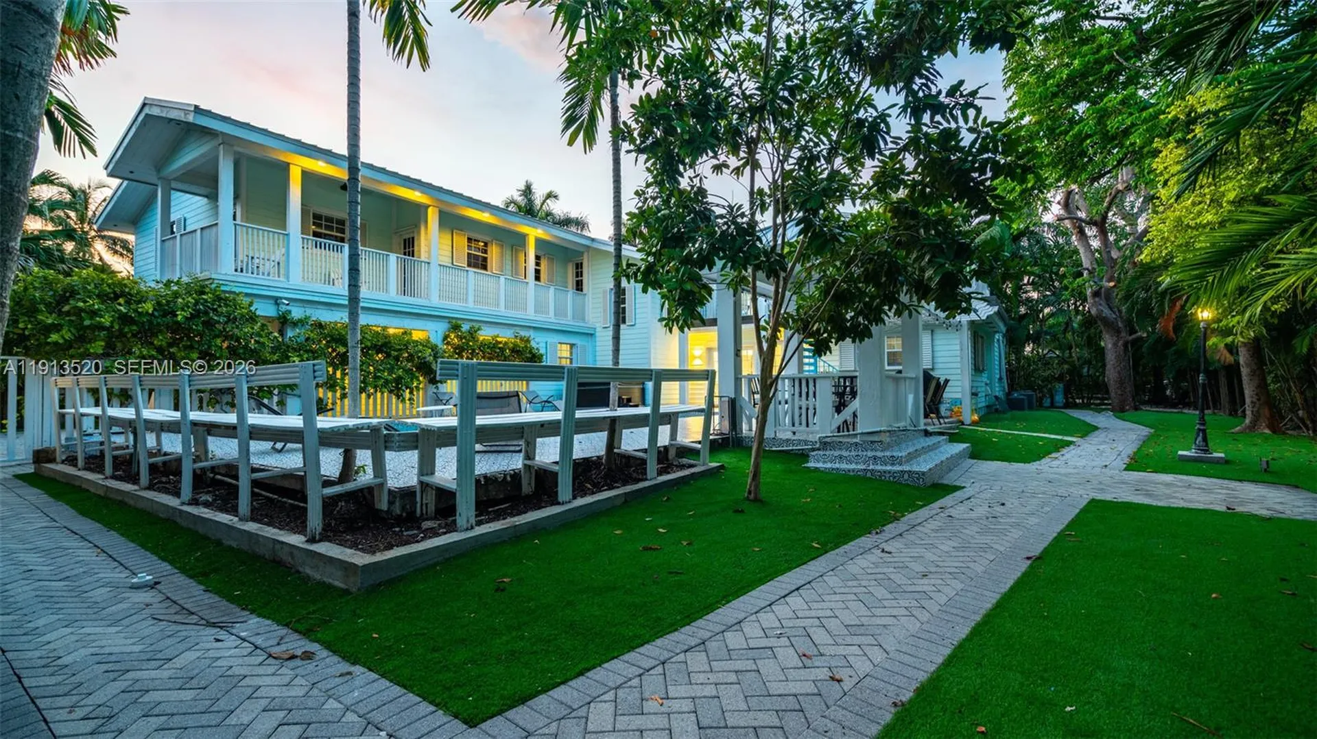 1025 N Southlake Drive Hollywood FL 33019