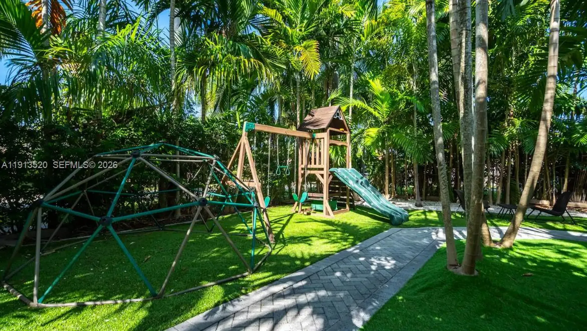 1025 N Southlake Drive Hollywood FL 33019