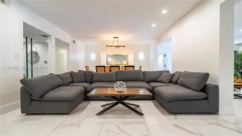 1025 N Southlake Drive Hollywood FL 33019