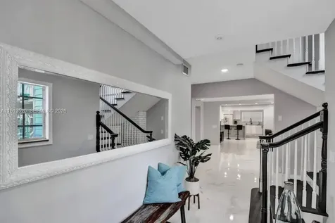 1025 N Southlake Drive Hollywood FL 33019