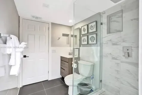 1025 N Southlake Drive Hollywood FL 33019