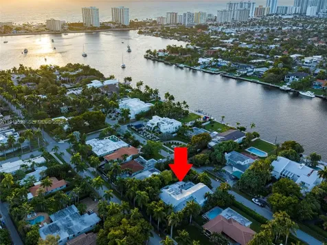 1025 N Southlake Drive Hollywood FL 33019
