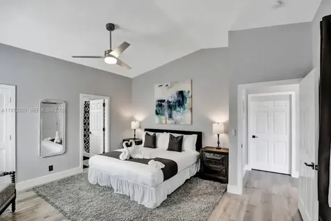 1025 N Southlake Drive Hollywood FL 33019