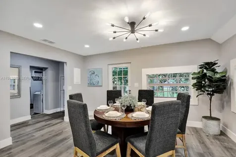 1025 N Southlake Drive Hollywood FL 33019