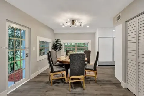 1025 N Southlake Drive Hollywood FL 33019
