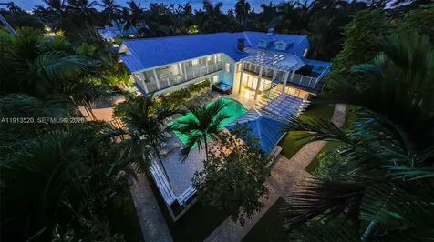 1025 N Southlake Drive Hollywood FL 33019