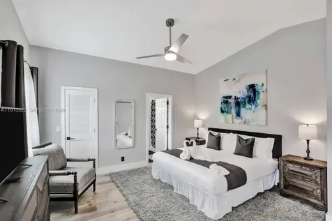 1025 N Southlake Drive Hollywood FL 33019