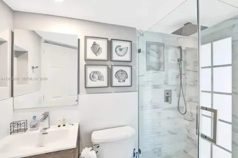 1025 N Southlake Drive Hollywood FL 33019