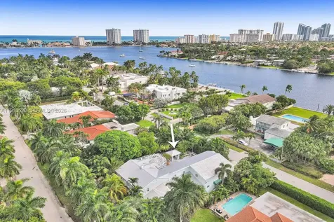 1025 N Southlake Drive Hollywood FL 33019